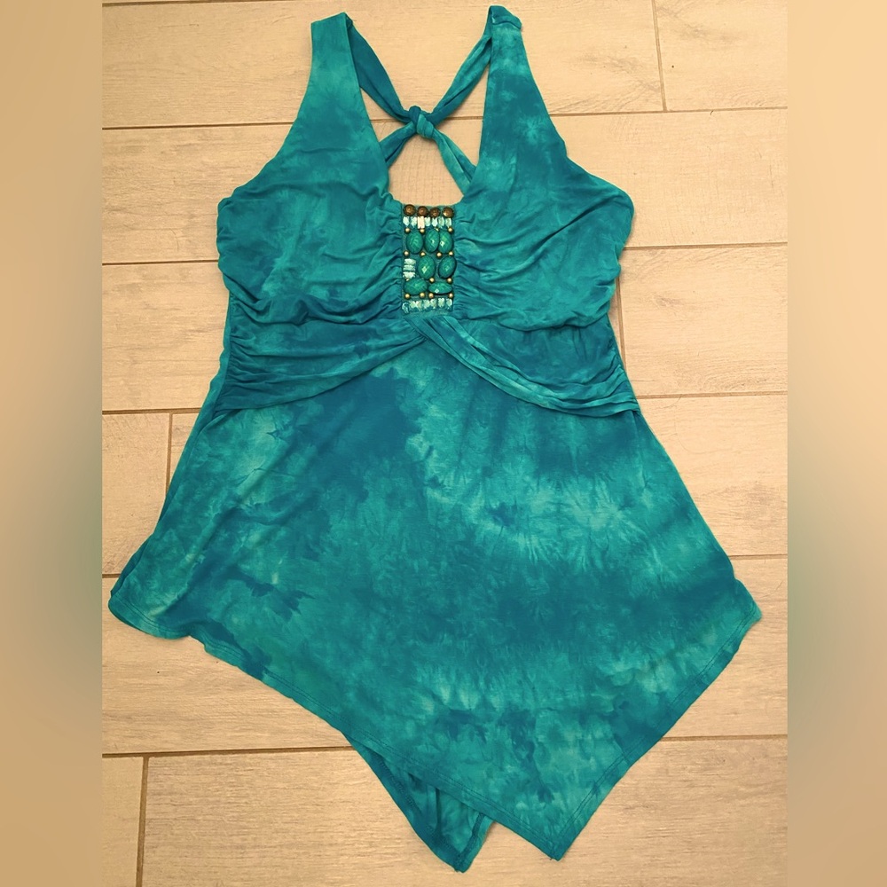 VENUS SIZE LARGE SLEEVELESS BEADED TOP UNEVEN HEM TIE DYED LOOK Beads